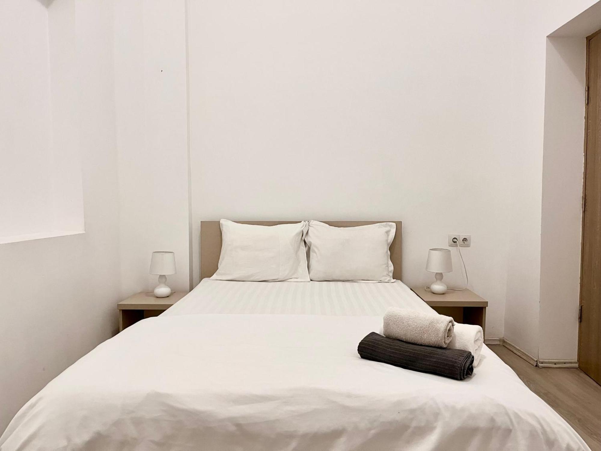 Old Town - Ultra Central Apartment Bukares Bagian luar foto