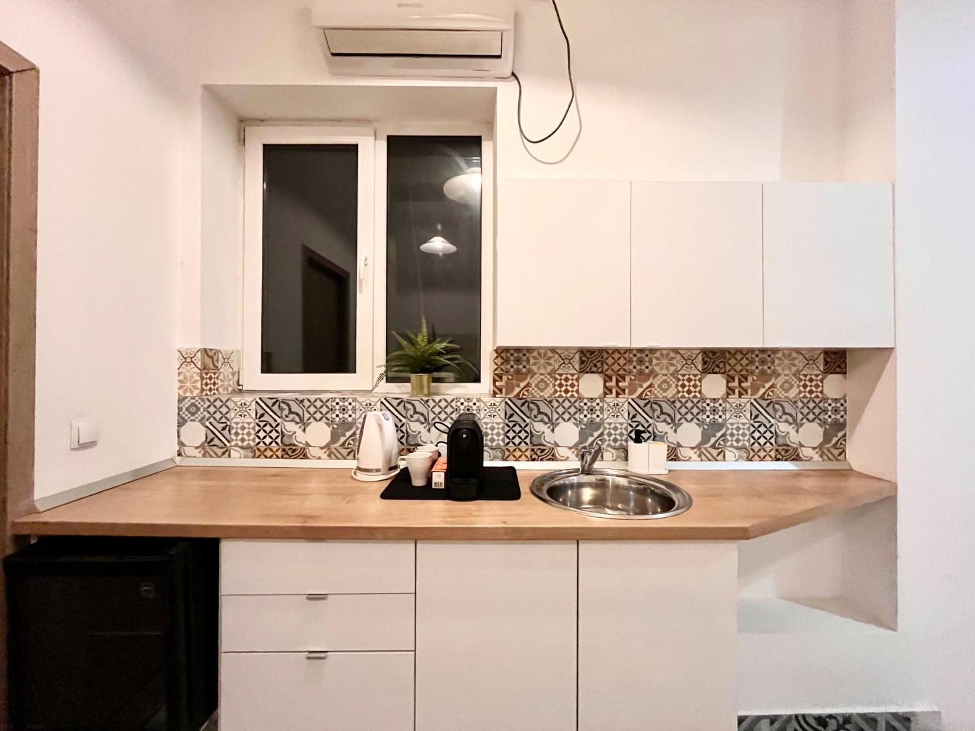 Old Town - Ultra Central Apartment Bukares Bagian luar foto