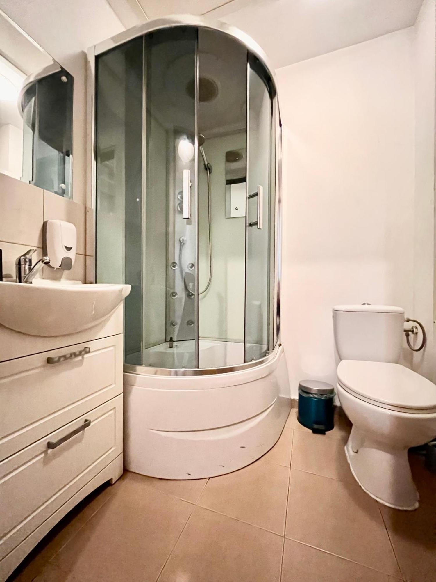 Old Town - Ultra Central Apartment Bukares Bagian luar foto