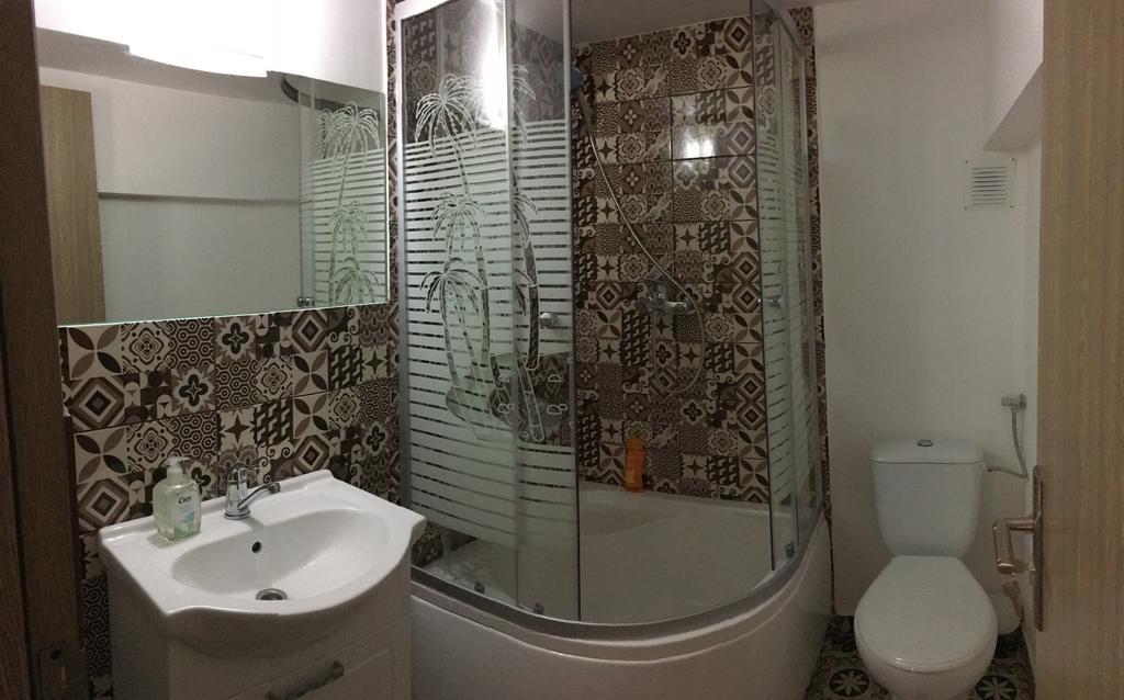 Old Town - Ultra Central Apartment Bukares Bagian luar foto