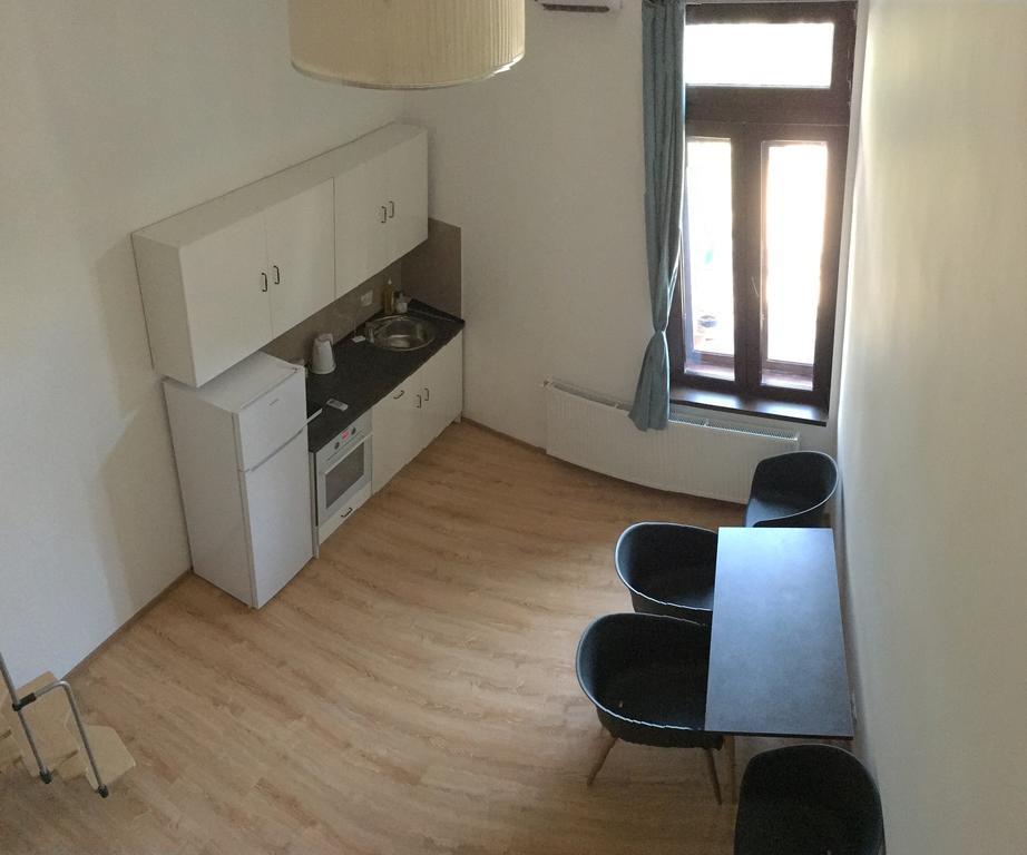 Old Town - Ultra Central Apartment Bukares Bagian luar foto